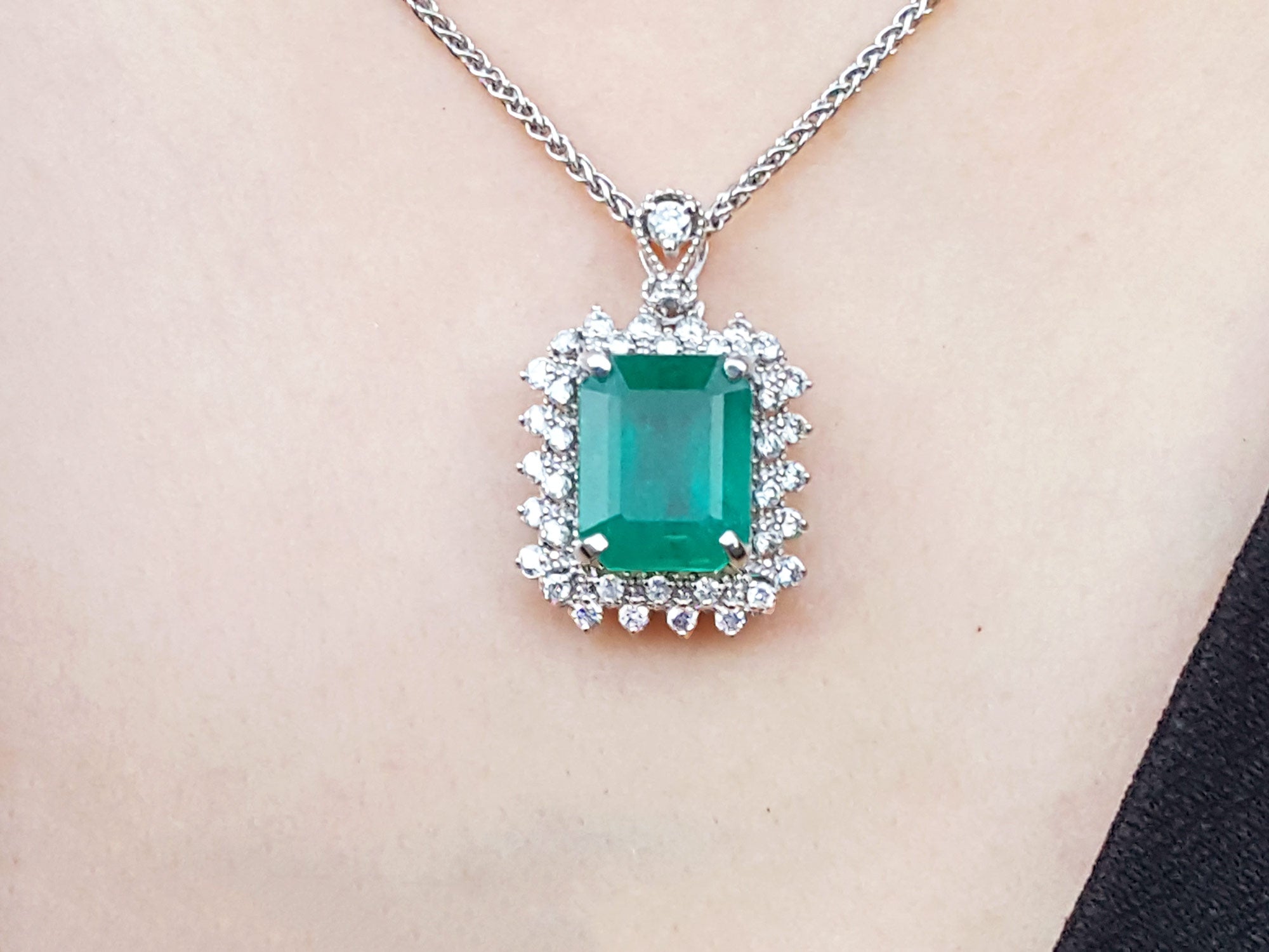 14k gold emerald pendant