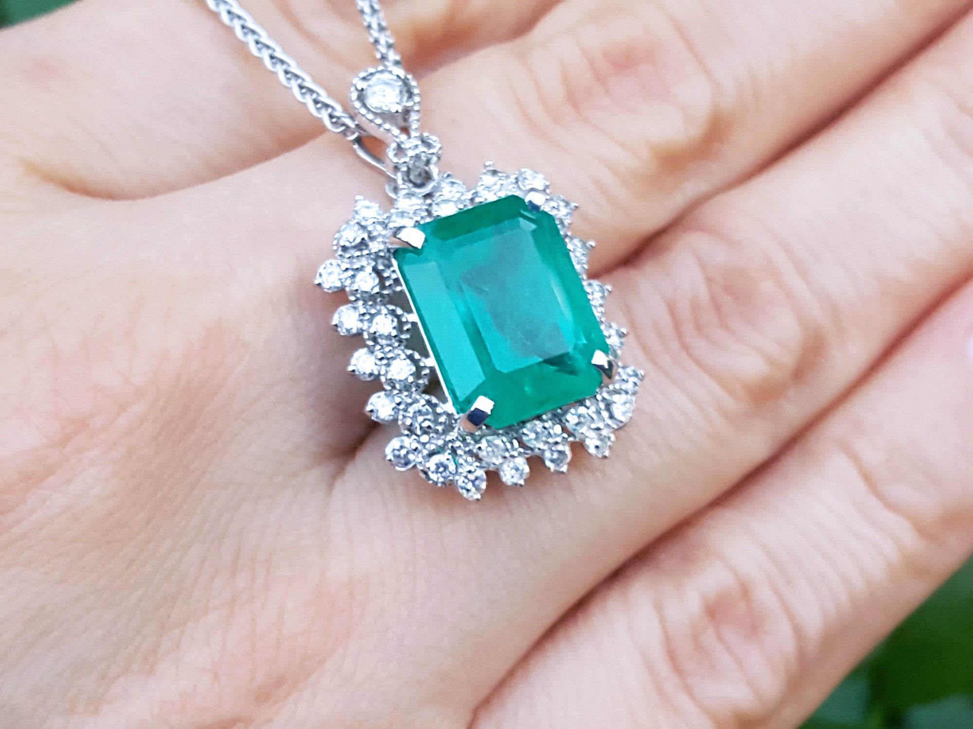 High quality emerald pendant