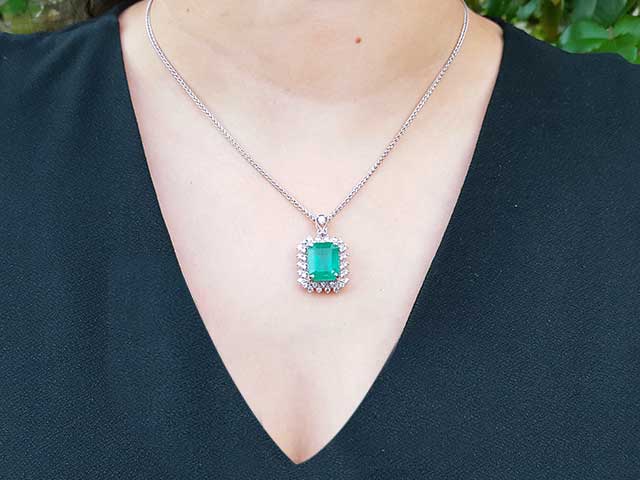 Emerald and diamond pendant