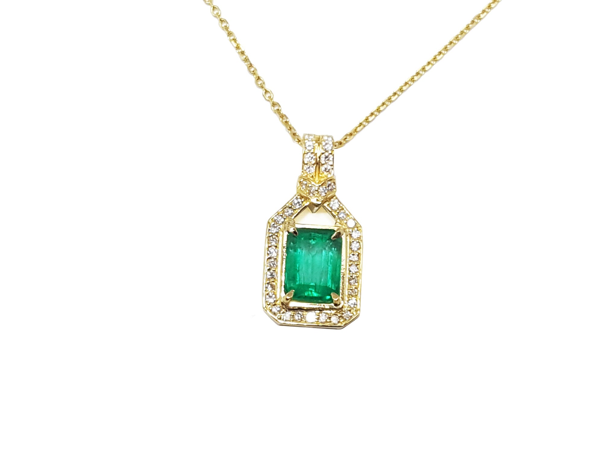 Emerald pendant fine jewelry