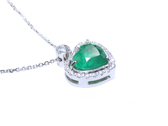 Natural emerald pendant for sale