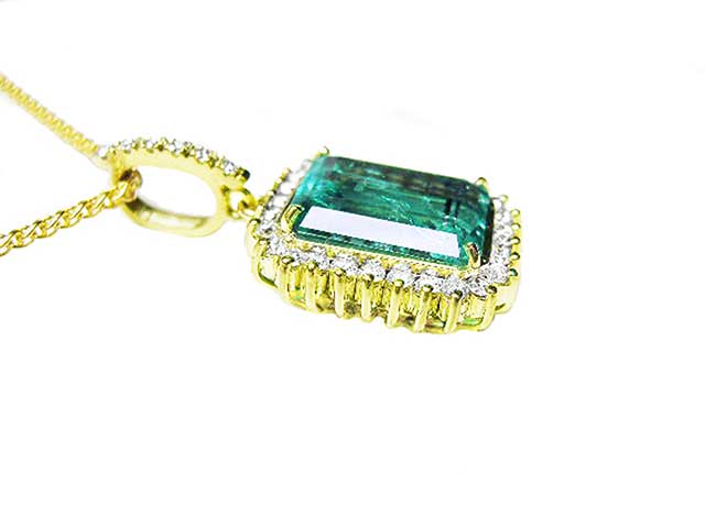 Yellow or white gold emerald pendant