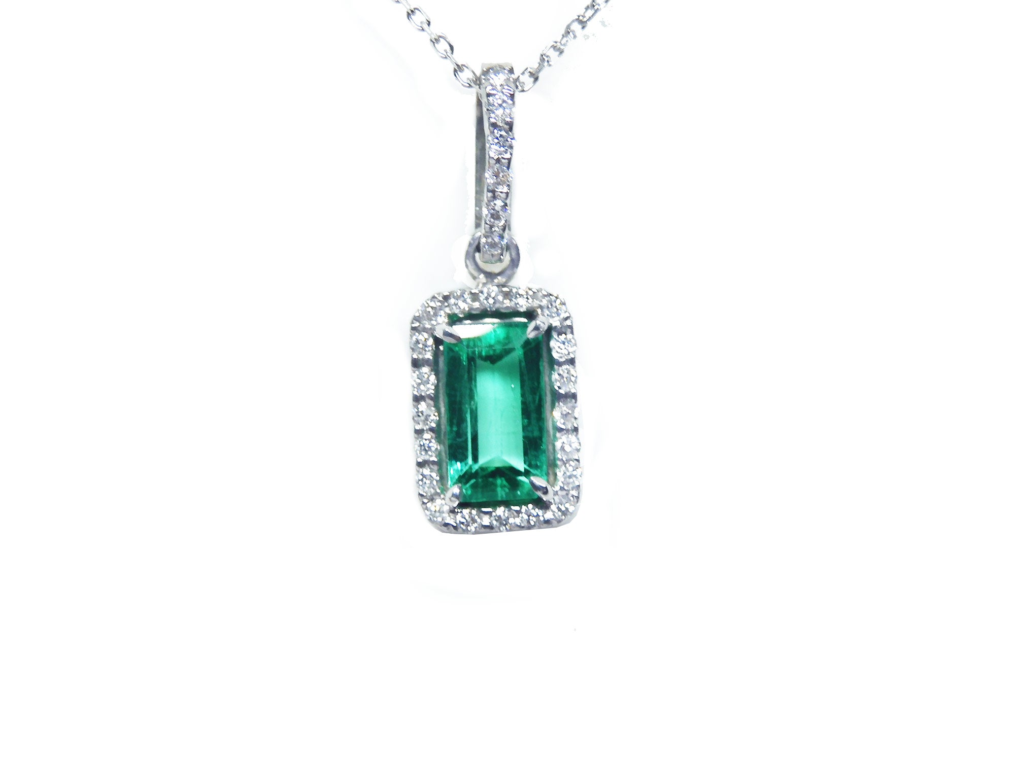 Natural Muzo emerald pendant
