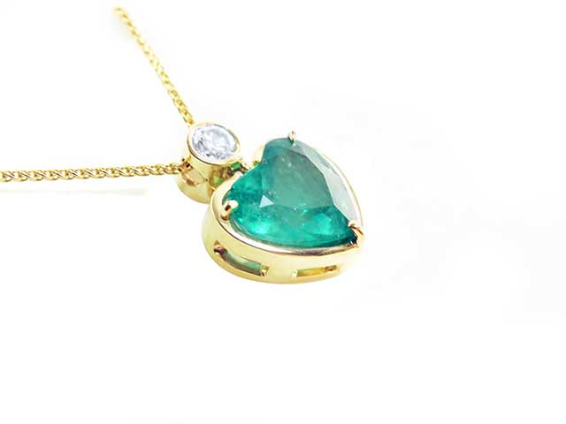 heart Emerald pendant