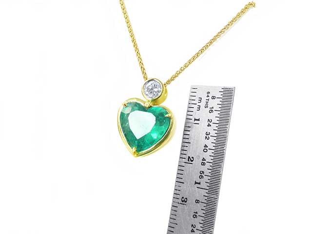 Mother’s day jewelry with real emeralds