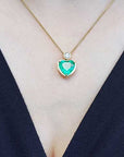 Gold and emeralds jewelry for mother’s day