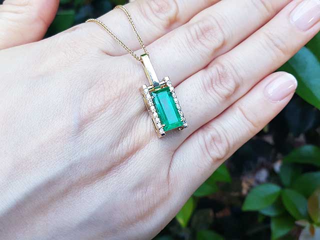 Wholesale Colombian emerald pendant