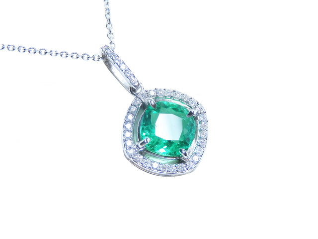 Halo diamond oval emerald pendant