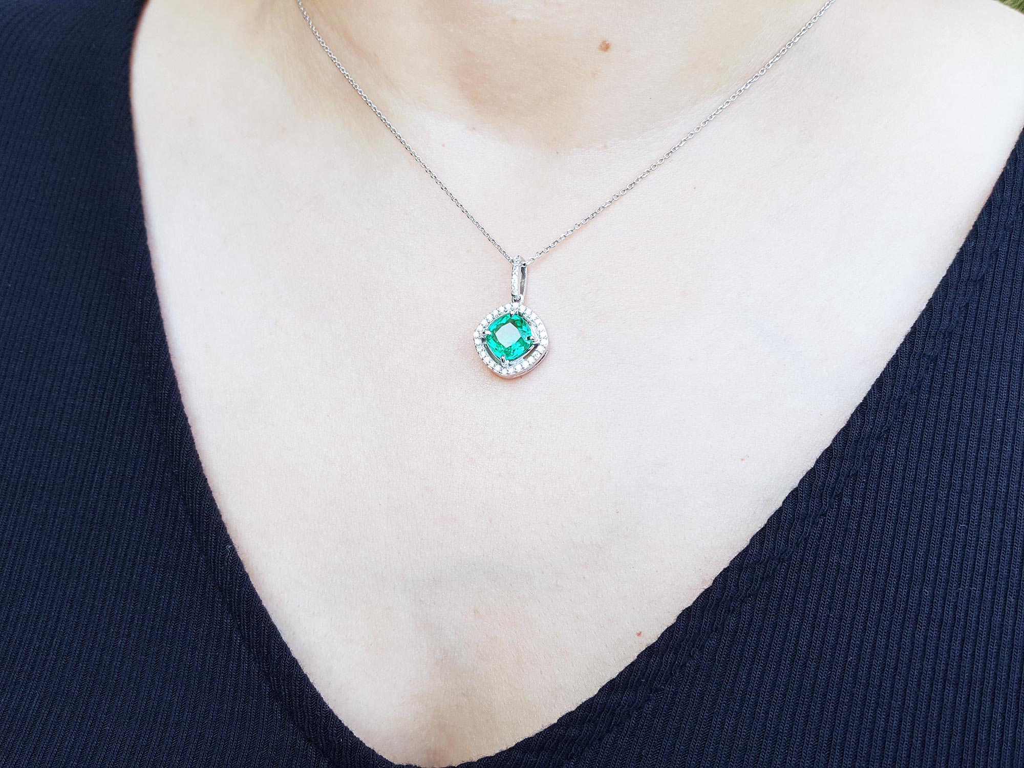 Slider emerald pendant