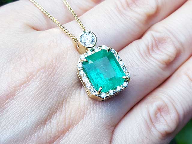 Emerald pendant wholesale