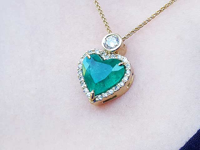 Genuine emerald heart pendant for sale