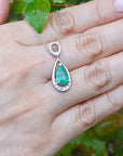 Emerald jewelry gift for mother’s day