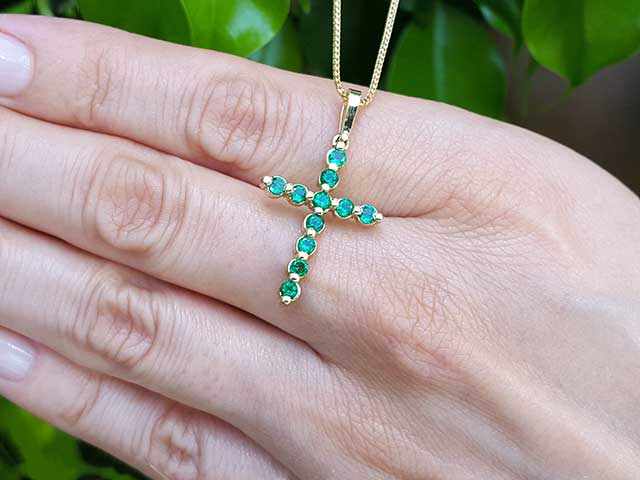 Genuine Emerald pendant for mother’s day