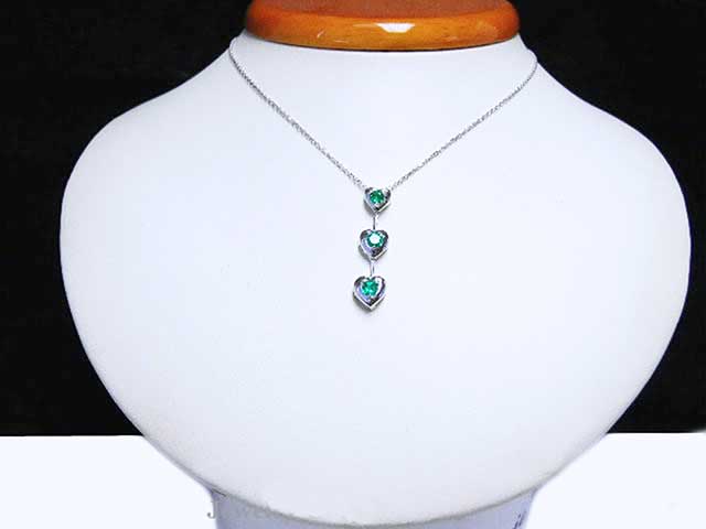 Vibrant emeralds in fine jewelry for sal