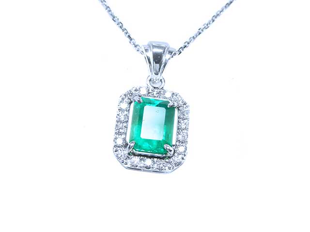 Halo diamond emerald pendant