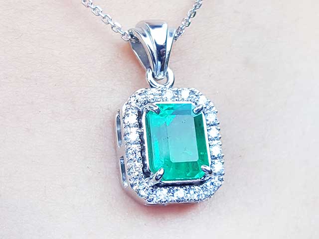 Authentic Colombian emeralds solid gold jewelry