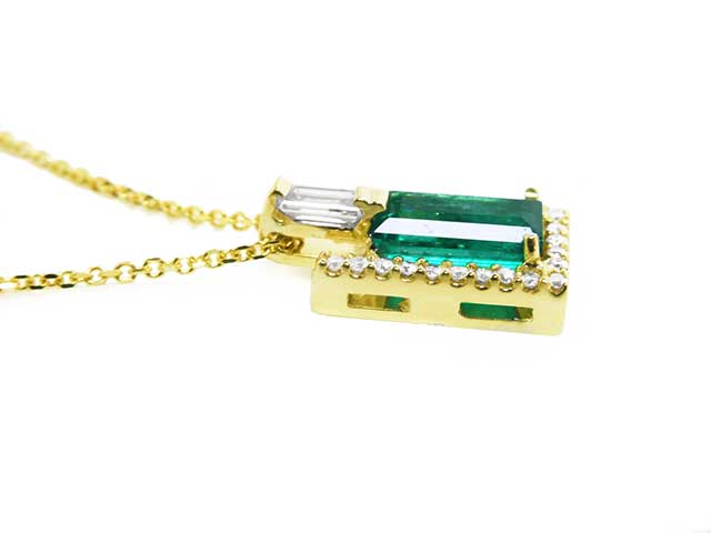 Baguette Colombian emerald pendant necklce