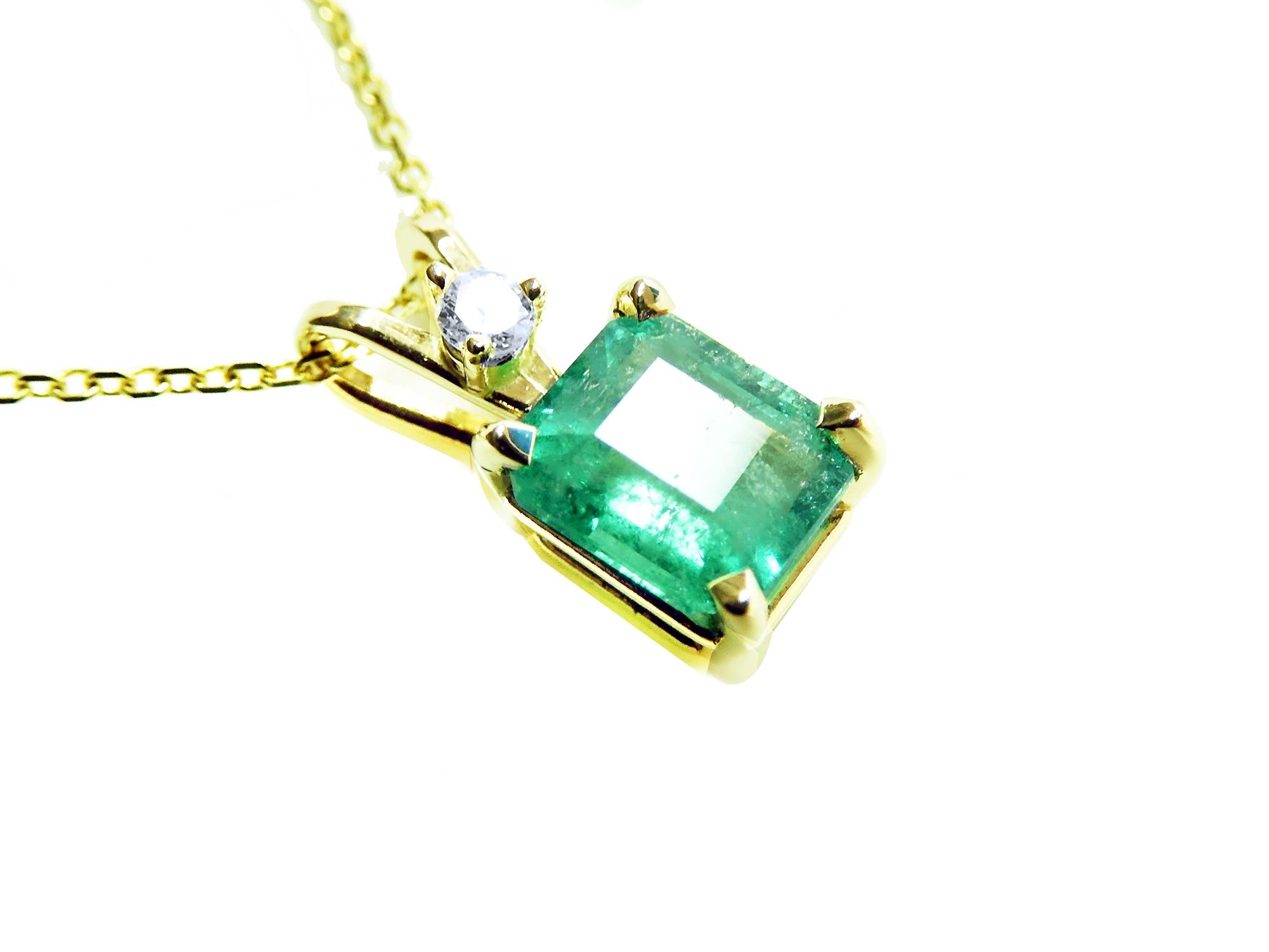 Colombian emerald pendant