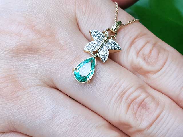 Bluish green emerald pendant for sale