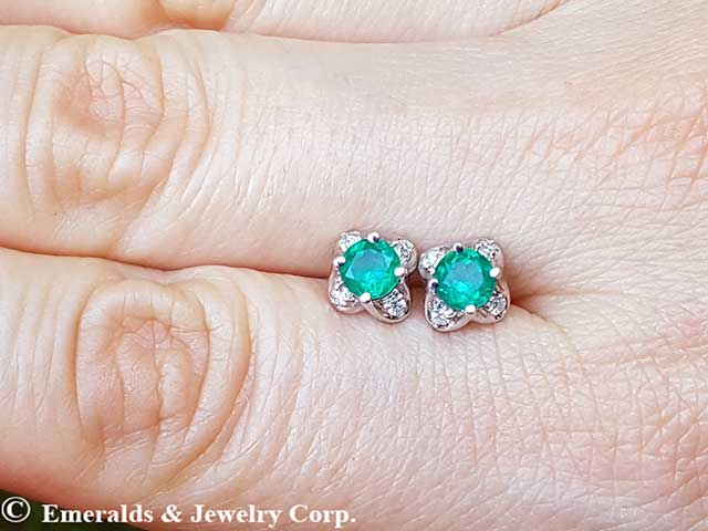 Emerald from Colombia stud earrings