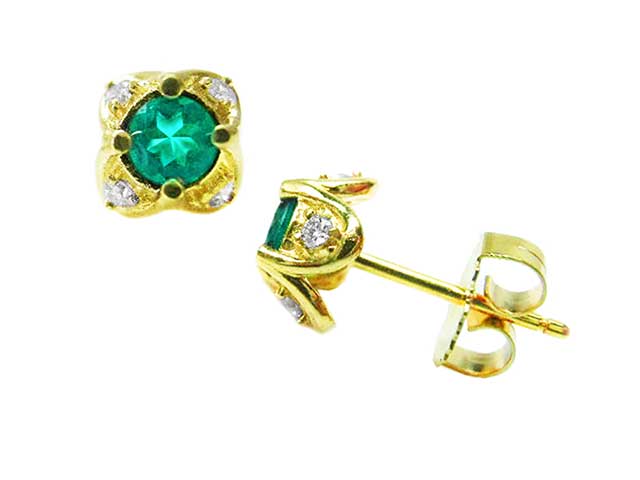 Solid white or yellow gold earrings with emeralds
