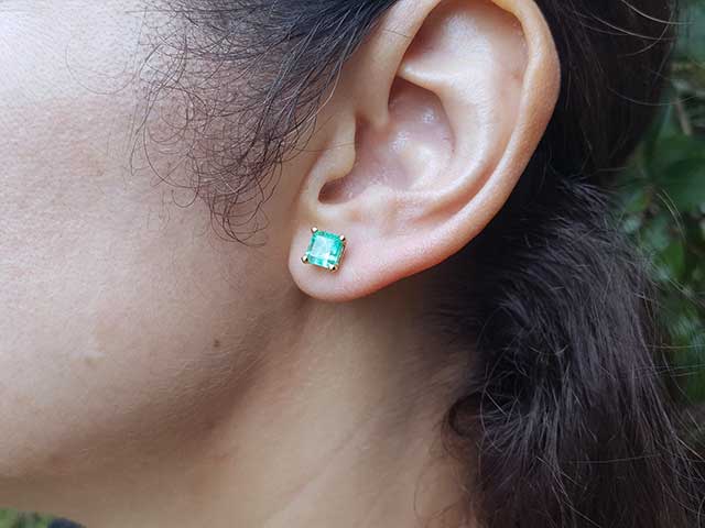 Stud earrings natural emeralds