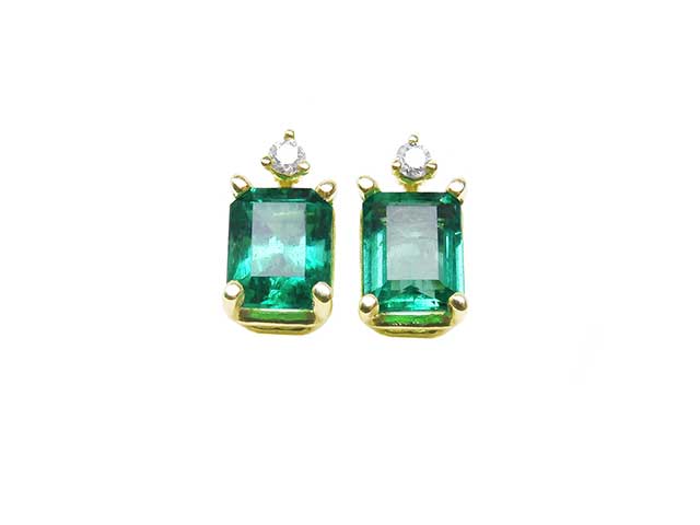 Deep green Colombian emeralds earrings