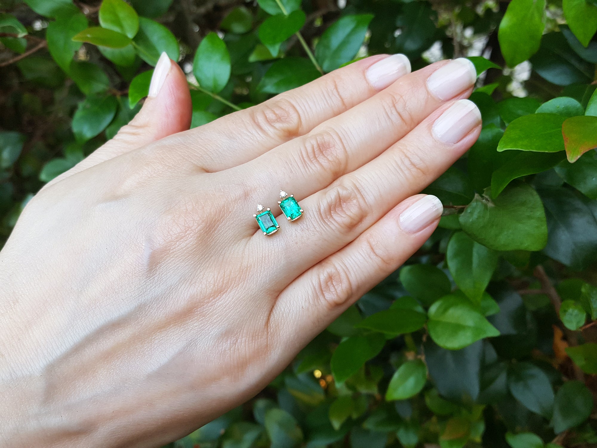 Emerald jewelry for women