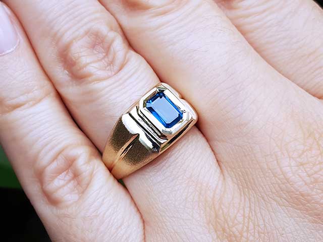 Pinky ring for man with sapphire