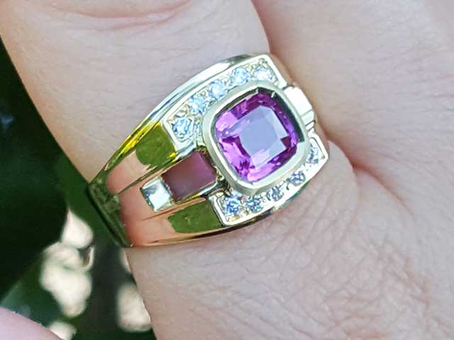Untreated pink sapphire men&#39;s ring