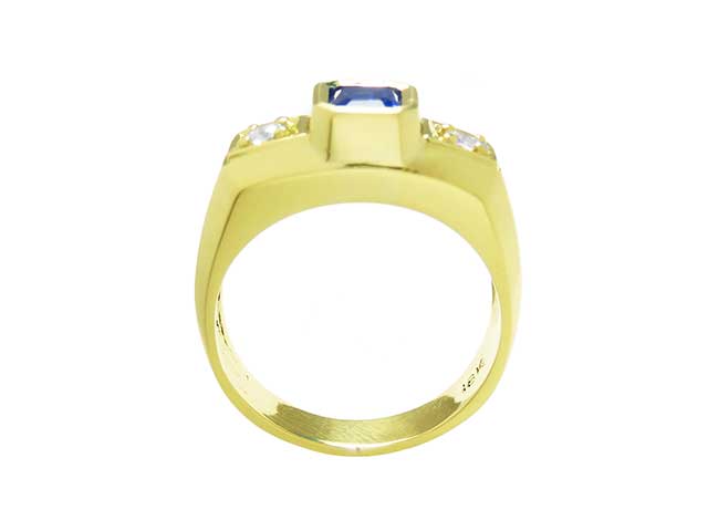 Genuine sapphire men&#39;s ring in USA