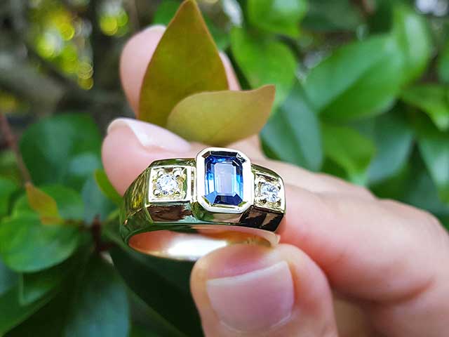 18k gold mens sapphire ring