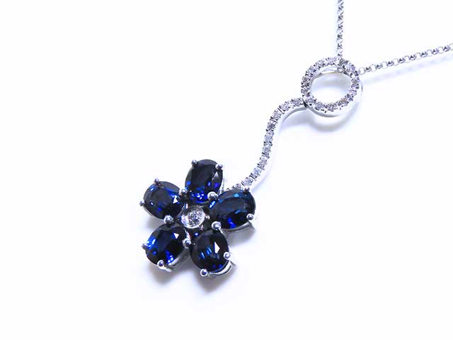 Vibrant sapphires in fine jewelry for sale