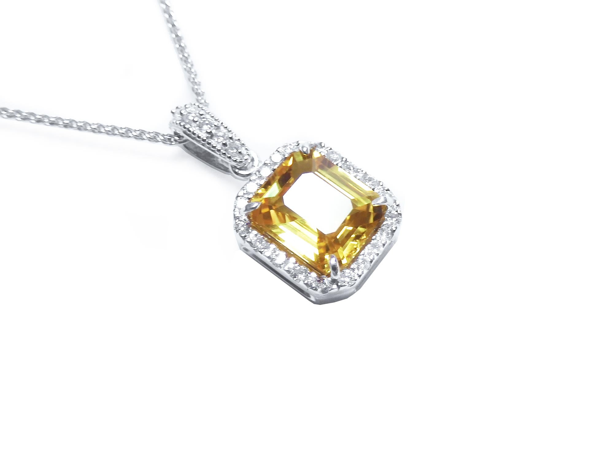 18K gold yellow sapphire pendanr necklace