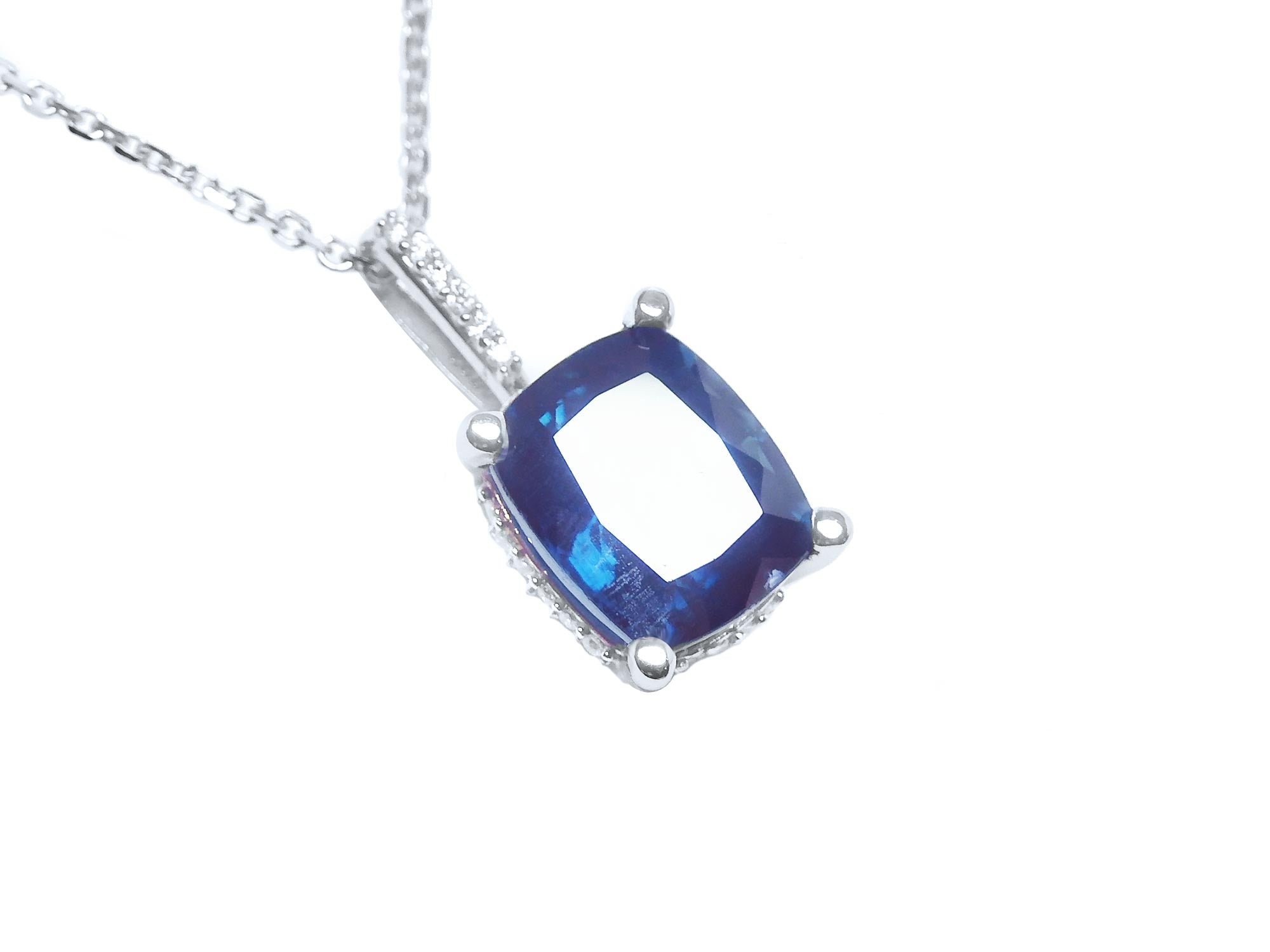 cushion cut sapphire necklace