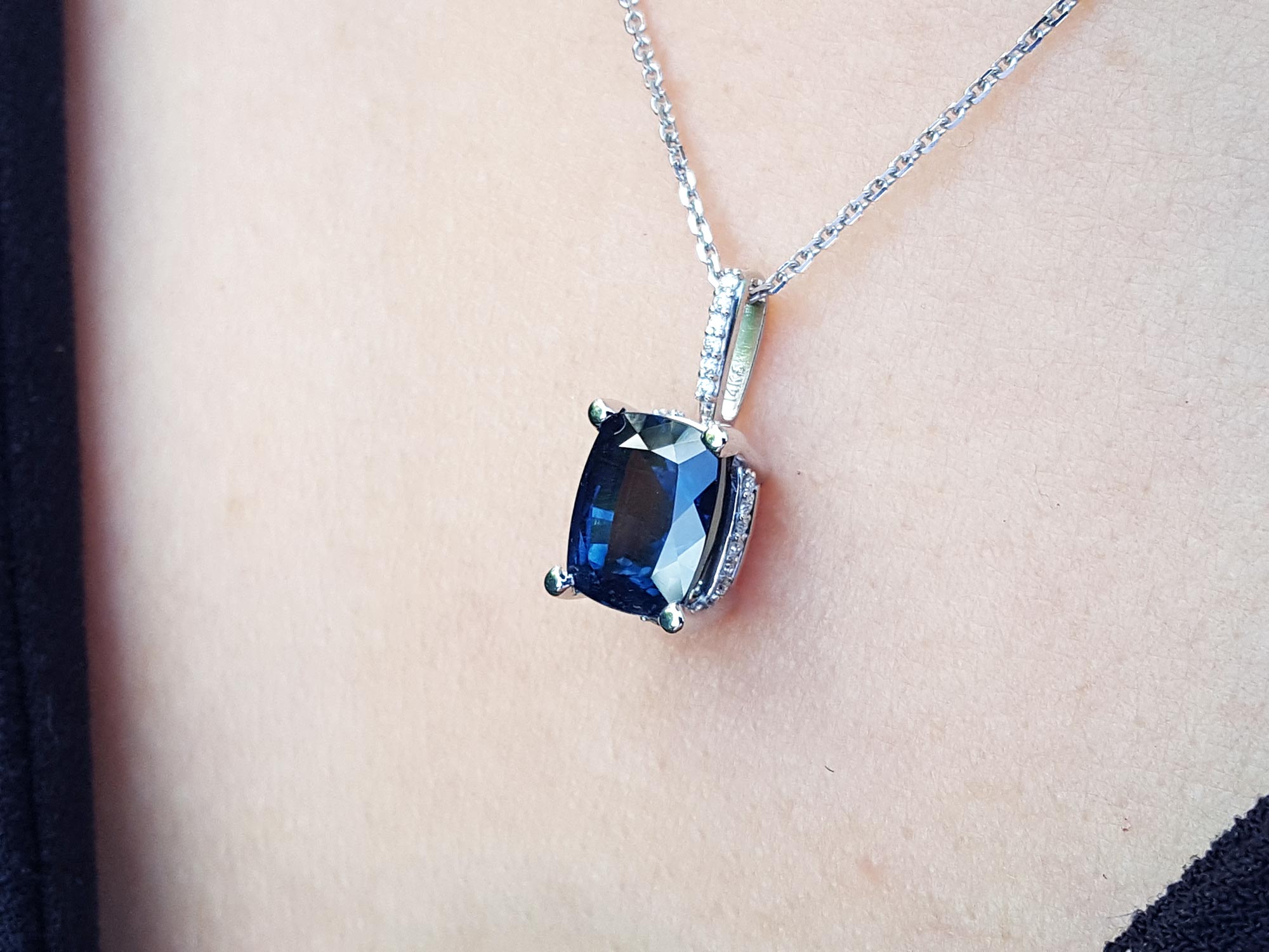Mother’s day sapphire necklace, 