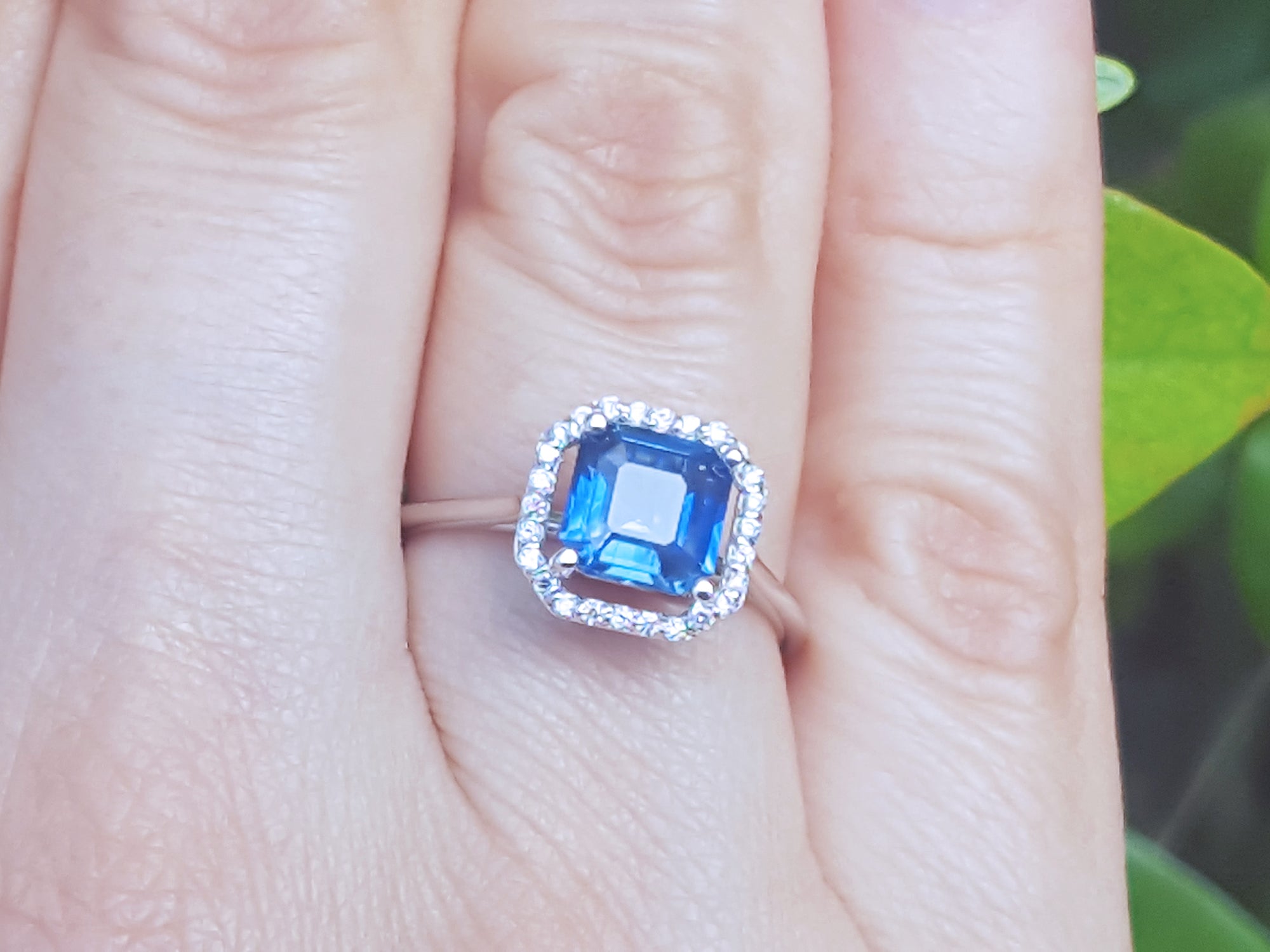 Sapphire and diamond fine jewelry ring
