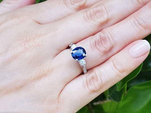 Women&#39;s real sapphire ring