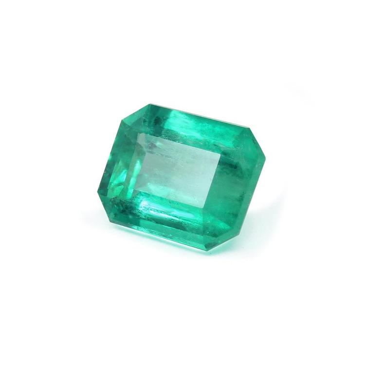 Square Muzo mine loose colombian emerald, a true and untainted gemstone with a 2.95 carat weight, boasting a vibrant Medium Green Color.