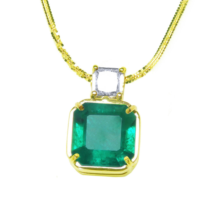 Emerald and diamond necklace, this Asscher cut natural Colombian emerald is weighing 2.64 carats and sourced from the Muzo mines