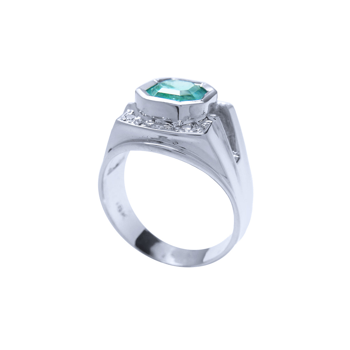 The lateral top setting and a partial side perspective of a mens emerald ring.