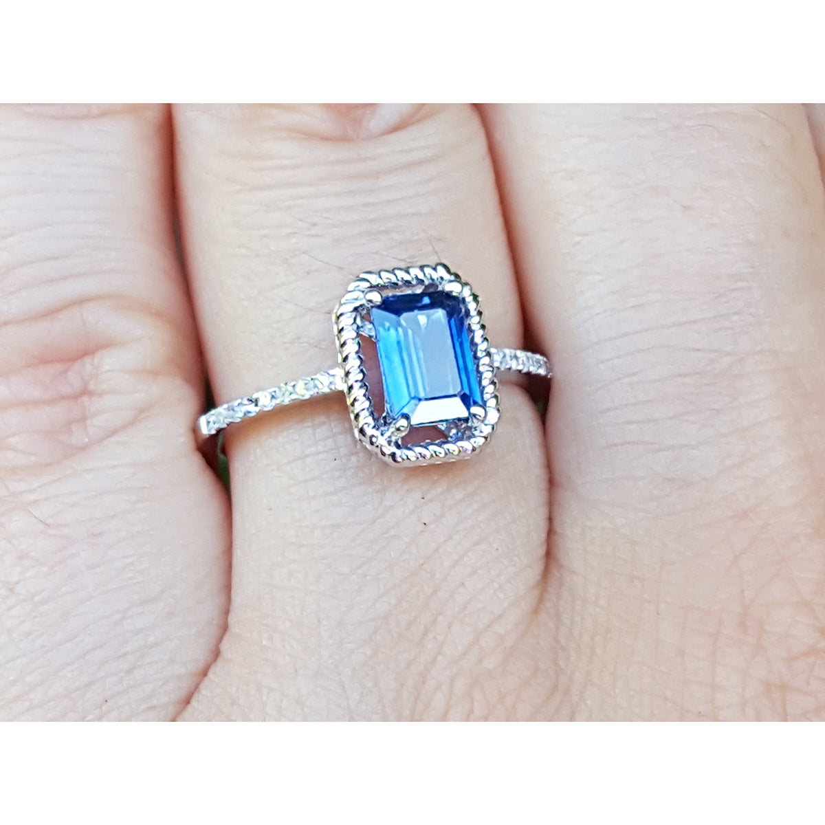 1.03 ct. Women's Sapphire Solitaire Ring Medium Light Blue Accent Diamonds 14K White Gold