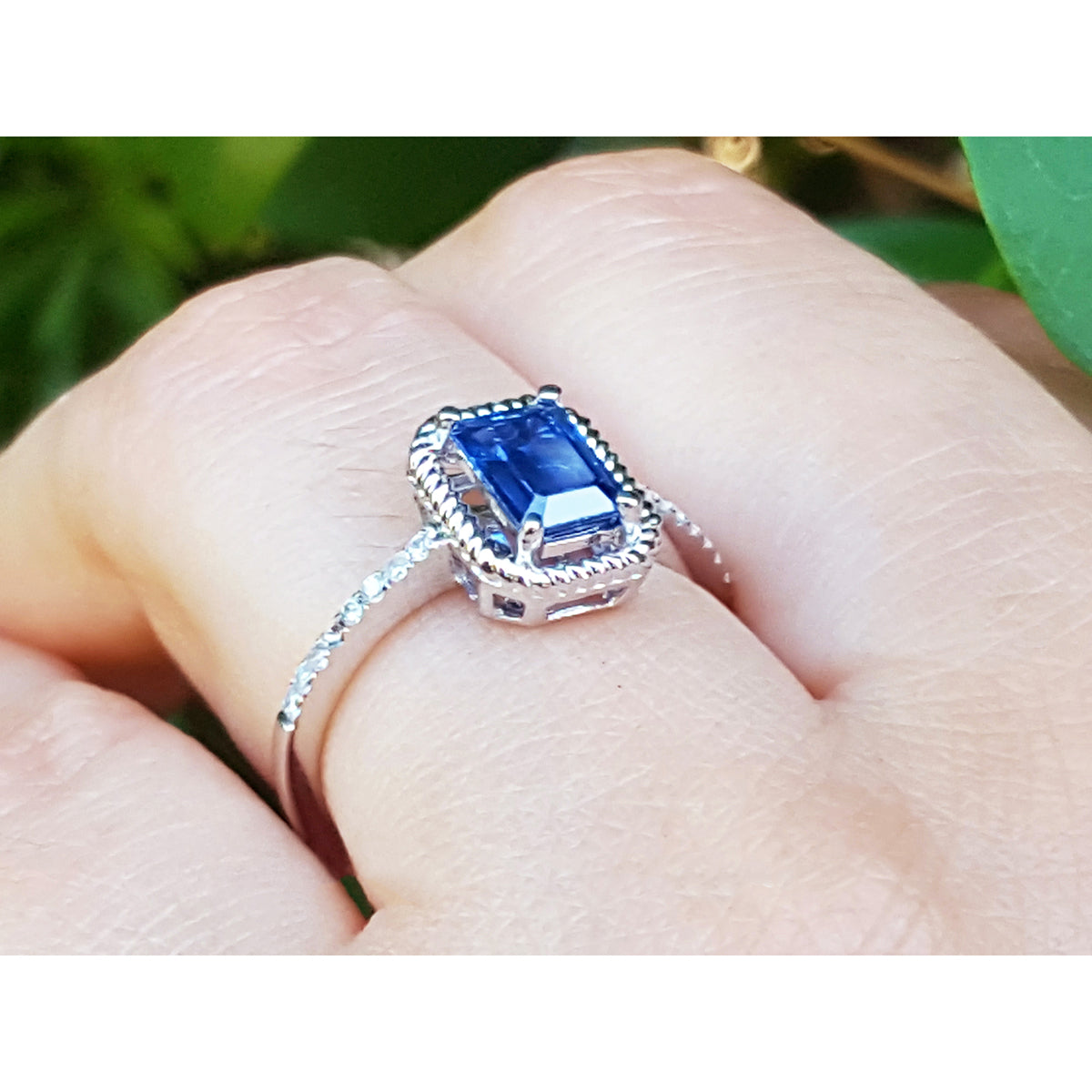 1.03 ct. Women&#39;s Sapphire Solitaire Ring Medium Light Blue Accent Diamonds 14K White Gold