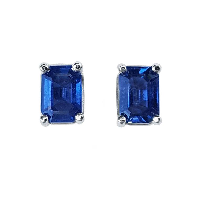 Solitaire natural sapphire stud earrings 14k white gold, front position top view