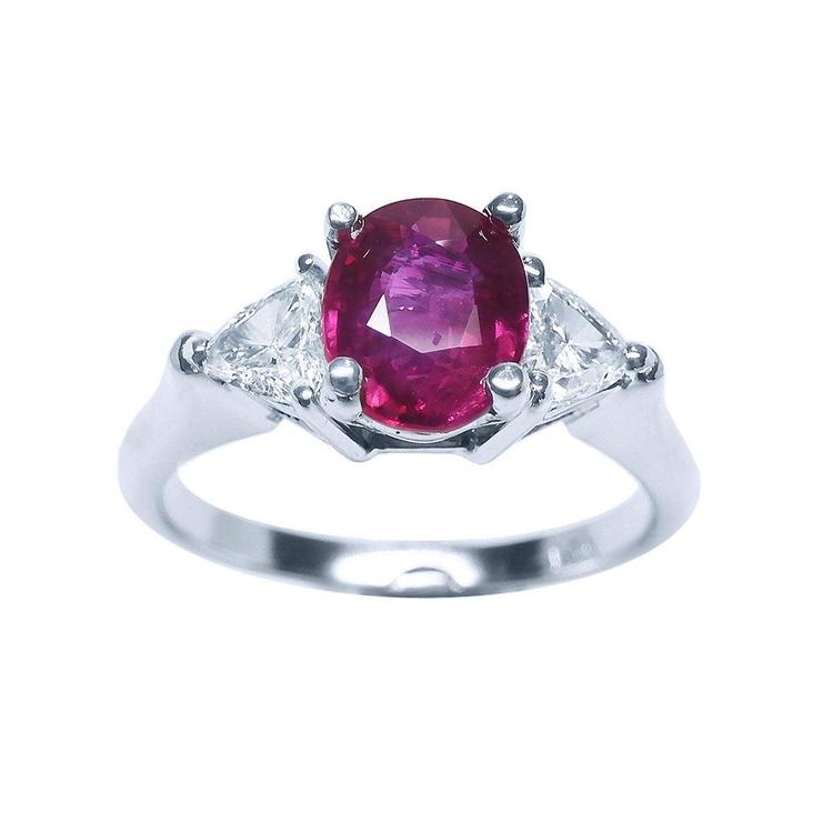 Certified oval ruby women's ring side trillion cut diamonds 14k white gold, top side, front position