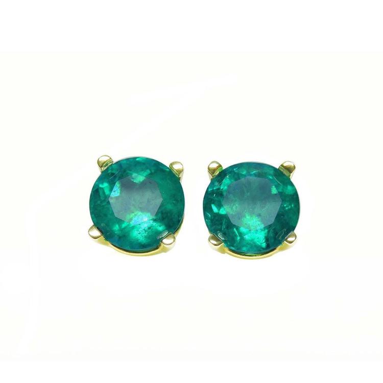 Pair of natural colombian emeralds round cut prong set earrings, made of 1k yellow gold.