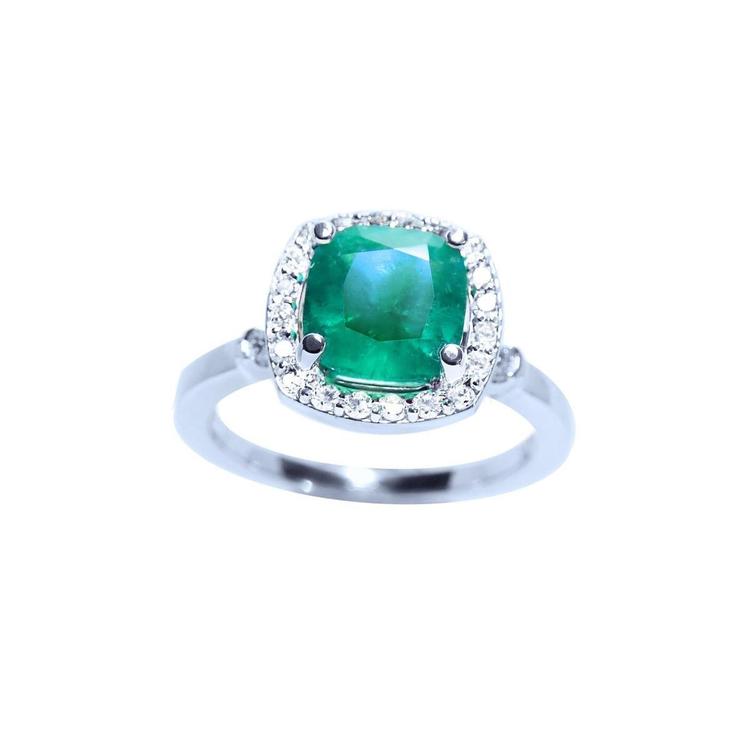Women's ring with a cushion cut natural colombian emerald with a halo diamond, white gold.