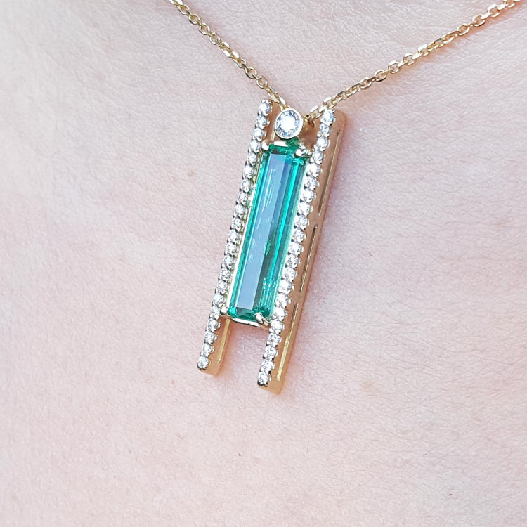Emerald and diamond necklace for ladies&#39; natural Colombian emerald Muzo mines with accent natural diamonds, 14k yellow gold