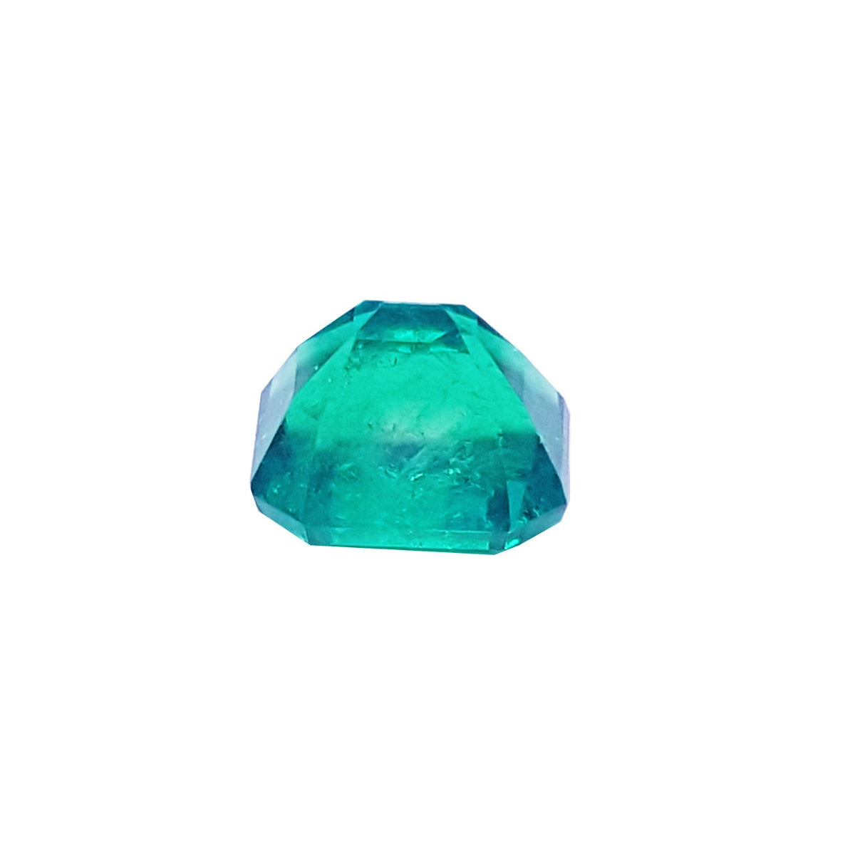Emerald-cut 2.76 ct. Muzo mine loose emerald upside-down pavilion view