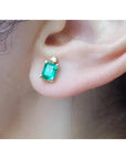 Mother's Day gift emerald stud earrings in yellow gold 14k.